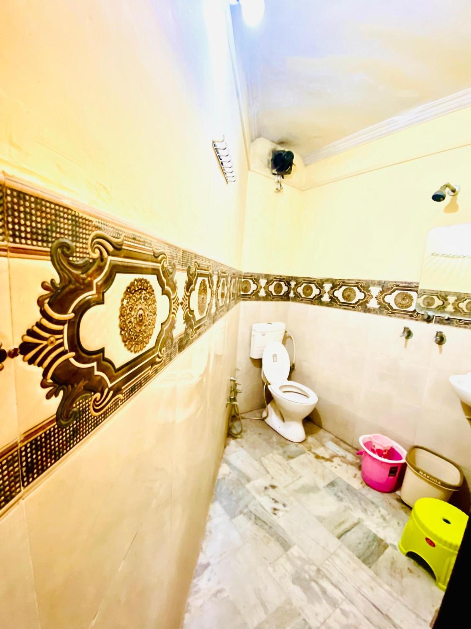 Namo Guest House Only For Indians Varanasi Esterno foto