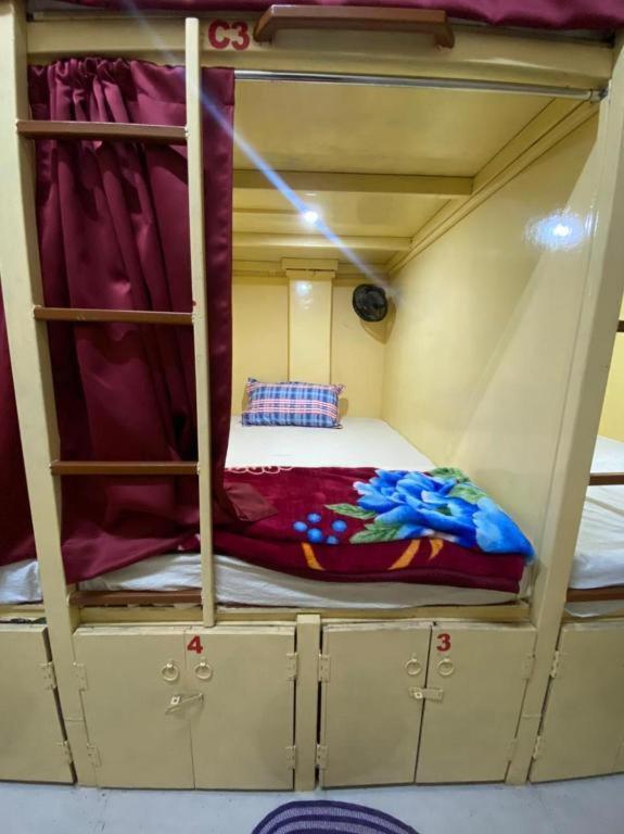Namo Guest House Only For Indians Varanasi Esterno foto