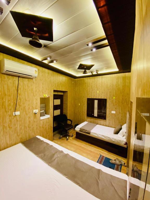 Namo Guest House Only For Indians Varanasi Esterno foto