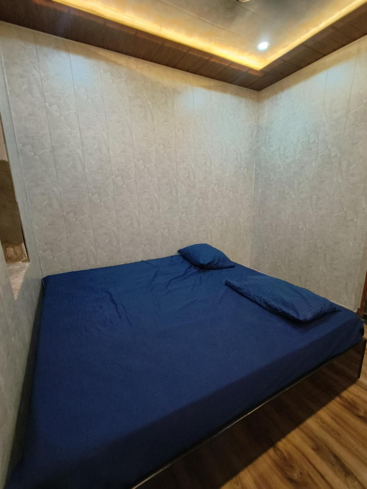 Namo Guest House Only For Indians Varanasi Esterno foto